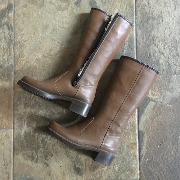 Vintage Tall Brown Boots With Fleecy Lining Made in Canada - Picture 3 of 11